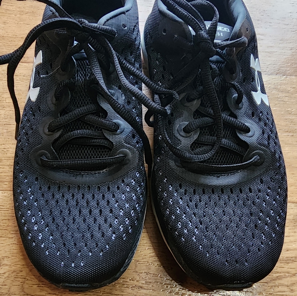 Women's Under Armour Charged Tennis Shoes - Size 6.5